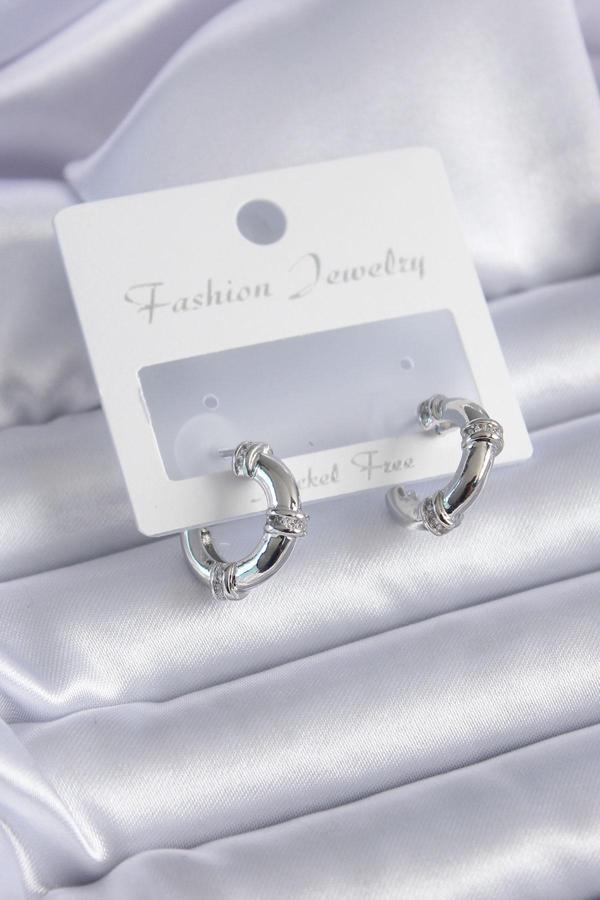 Gümüş Renk Zirkon Taşlı Halka Model Pirinç Kadın Küpe - Image 1