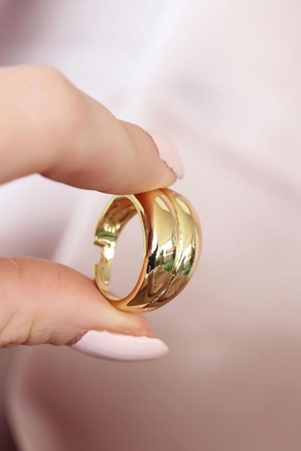 Metal Gold Renk Ayarlamalı Kadın Yüzük - Image 1