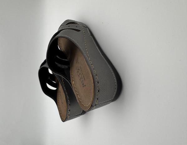 1857 Mulex Delikli ve Önü Açık Ortopedik Ev & Dış Mekan Terliği - Image 1