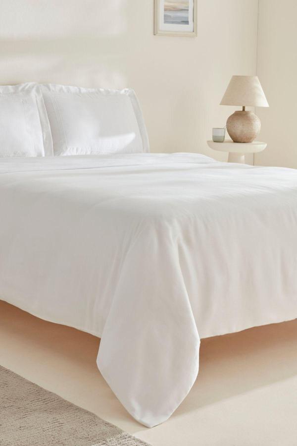 Karaca Home Felves %100 Pamuk Çift Kişilik Nevresim Takımı Beyaz - Image 1