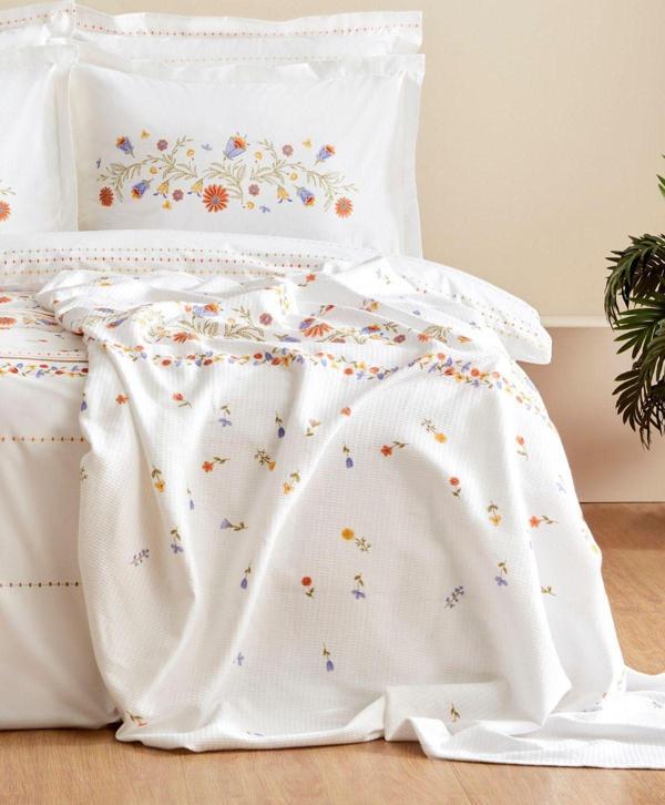 Karaca Home Clarice %100 Pamuk Çift Kişilik Nevresim Pike Hediyeli Takım Multicolor - Image 1