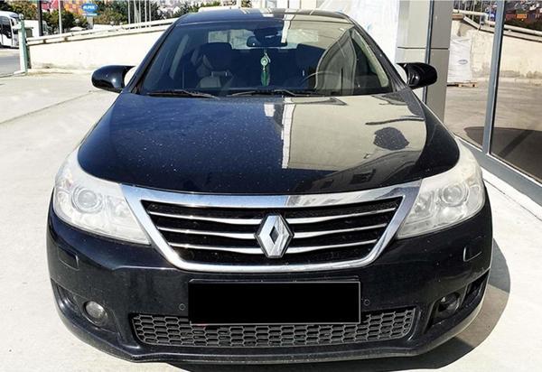 Latitude Batman Ayna Kapağı Piano Black / 2010-2015 - Image 1