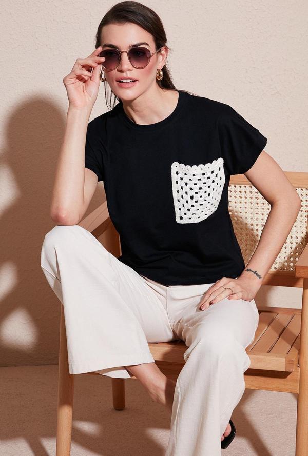 Lela Pamuklu Tek Cepli Regular Fit Bisiklet Yaka Bayan T Shirt 5865818 SİYAH - Image 1