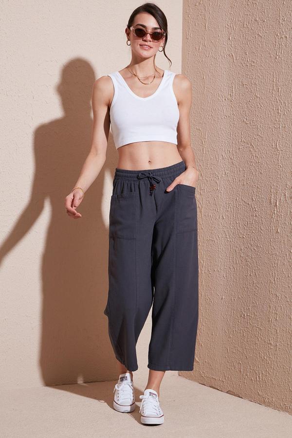 Lela Pamuklu Relaxed Fit Yüksek Bel Geniş Kısa Paça Bayan Pantolon 668YP5318 ANTRASİT - Image 1