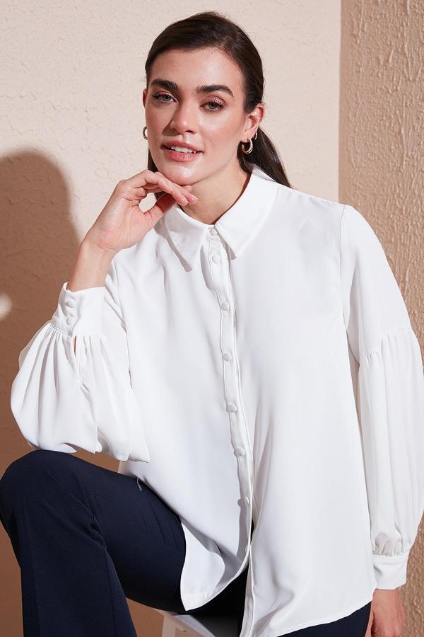Lela Regular Fit Dikiş Detaylı Düz Yaka Balon Kol Bayan Gömlek 611GO00003 EKRU - Image 1