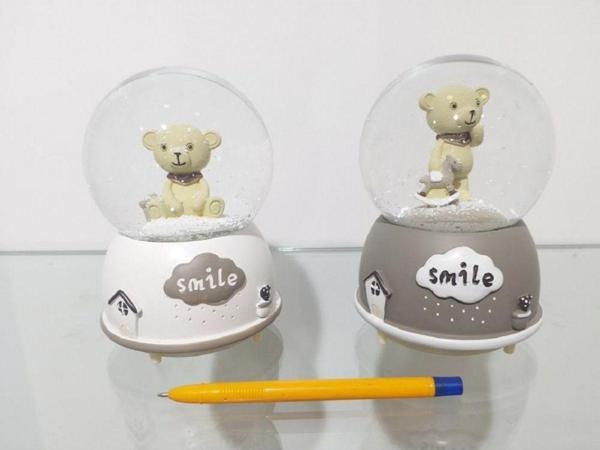 Müzikli Ve Işıklı Kar Küresi 16cm 4169 Gri - Image 1