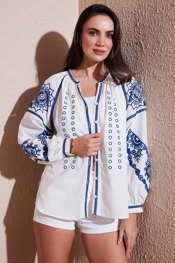 Lela Nakışlı Oversize Fit Pamuklu V Yaka Bayan Gömlek 676242 EKRU - Image 1