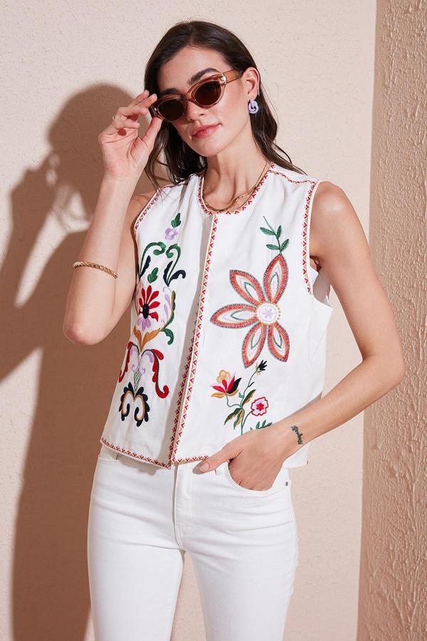 Lela Pamuklu Regular Fit Çiçekli Nakış İşlemeli Bayan Yelek 676292 EKRU - Image 1