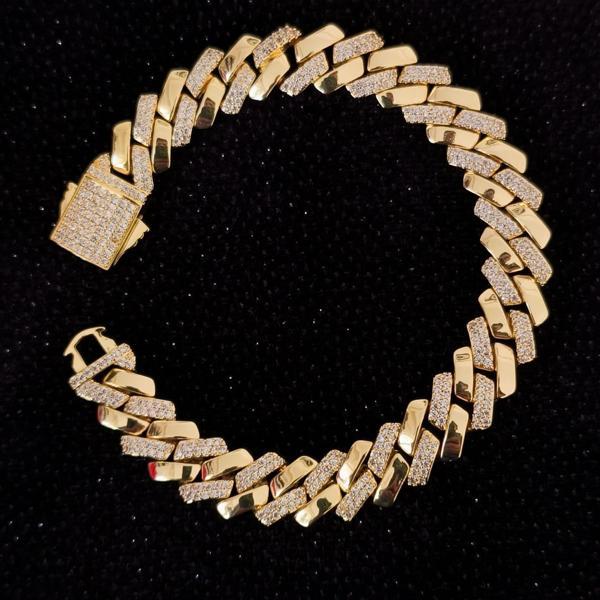 Vip Seri Gurmet Gold Renk Pirinç Zirkon Taşlı Kadın Bileklik - Image 1
