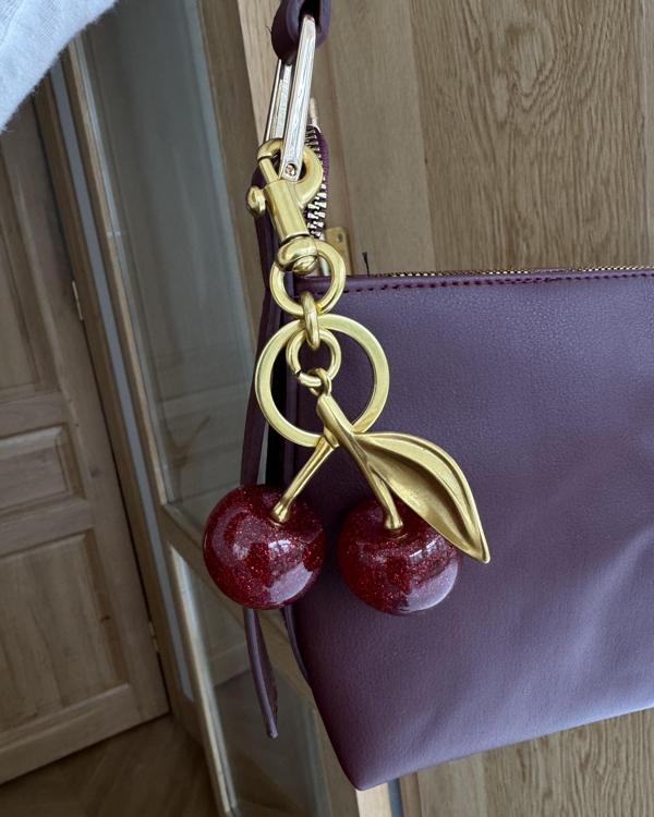 Cherry Çanta Askısı Charm - Image 1