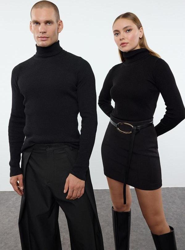 Erkek Slim Fit Dar Kesim Yumuşak Dokulu Tüylenmeyen Siyah Tam Balıkçı Yaka Triko Kazak - Image 1