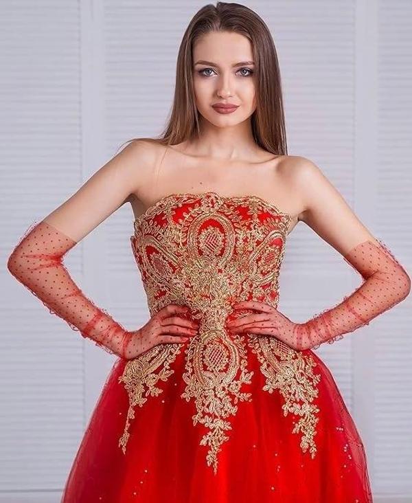 Uzun Boy Kırmızı Puantiyeli Kırmızı Renk Yetişkin Tül Eldiven 55 Cm - Image 1