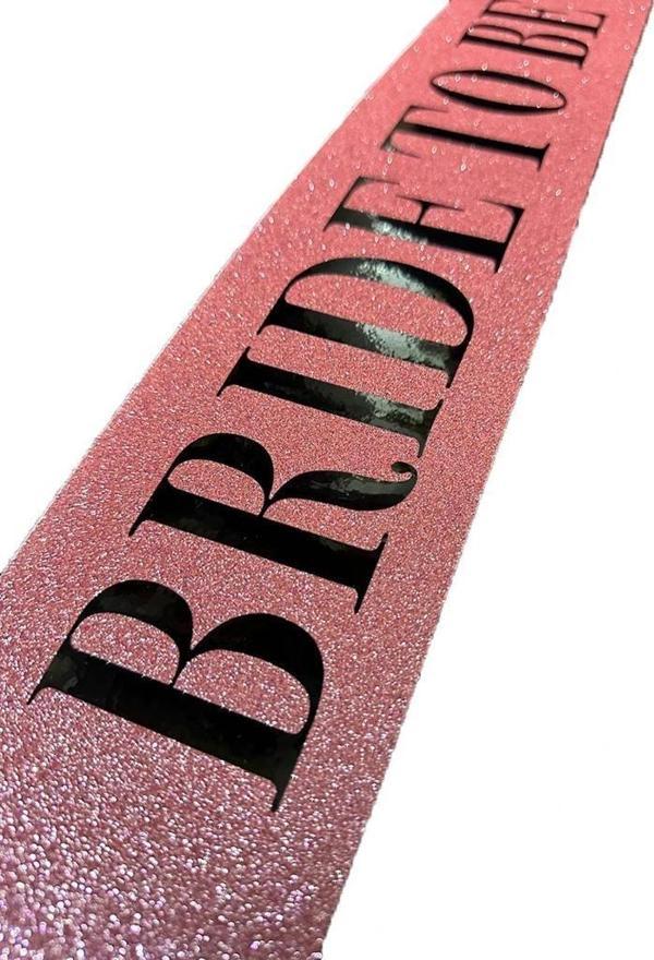 Pembe Üzeri Siyah Kalın Bride To Be Yazılı Simli Işıltılı Kuşak Kemer 10X80 Cm - Image 1