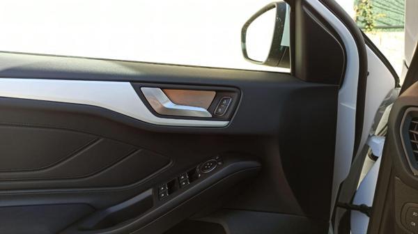 Ford Focus Uyumlu 2019+ Kapı Kolu İç Açma Kaplama-Silver - Image 1