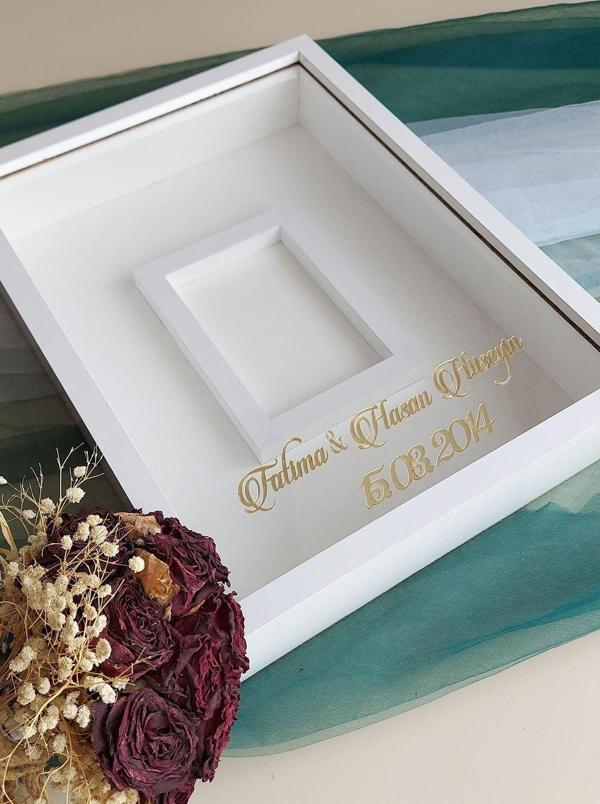 Hobicehayaller 30X40 İsimli Fotoğraf Bölümlü Anı Çerçevesi! Yeni Moda Gül Saklama Kutuları - Image 1