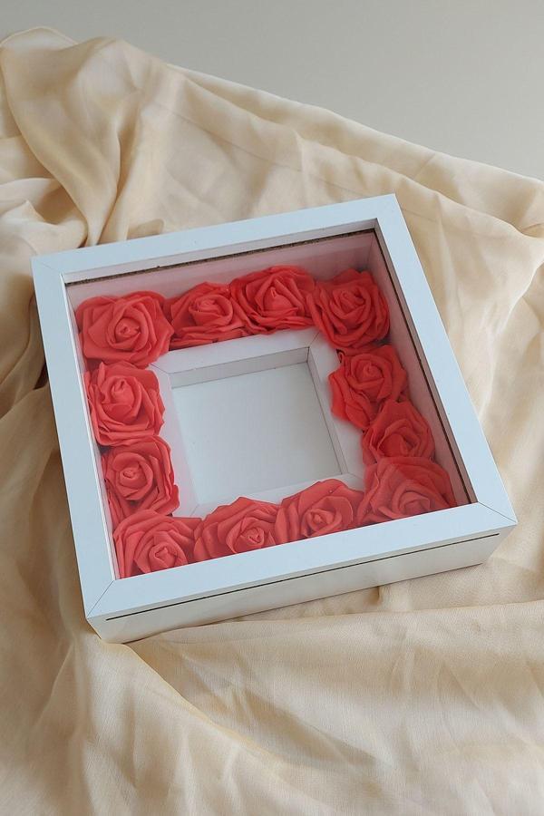 Verda Çerçeve Güllü Anı Çerçevesi! 25X25 Cm 12 Gülü Ile Beraber Fotoğraf Bölümlü Anı Çerçevesi! - Image 1