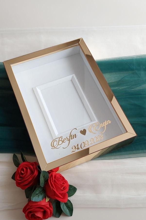 Hobicehayaller 25X35 I?Simli Fotoğraf Bölümlü Anı Çerçevesi! Üçgen Çıtalı Gül Kutuları - Image 1