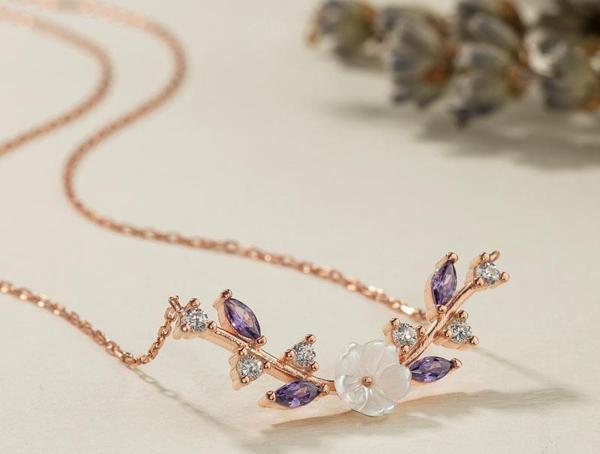 Gümüş Pazarım Ametist Taşlı Manolya Gümüş Kolye - Image 1