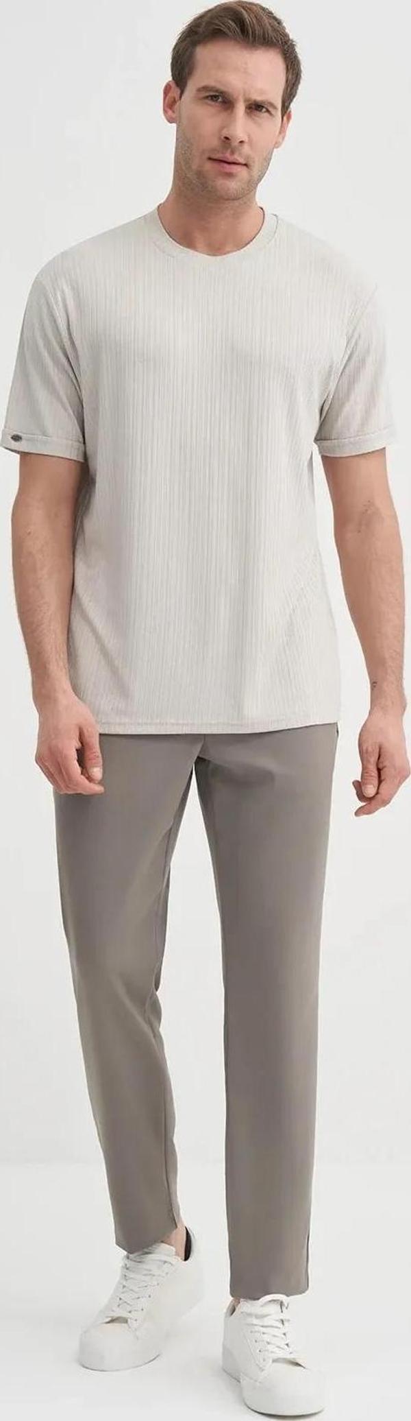 Cazador Bisiklet Yaka Regular Fit Dokulu Tişört - Image 1