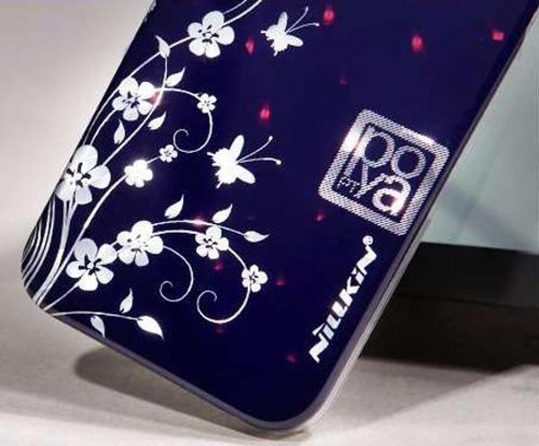 Apple iPhone SE/5S/5 Nillkin Marka Desenli Sert Kauçuk Kılıf (Flower 1) - Lacivert - Image 1