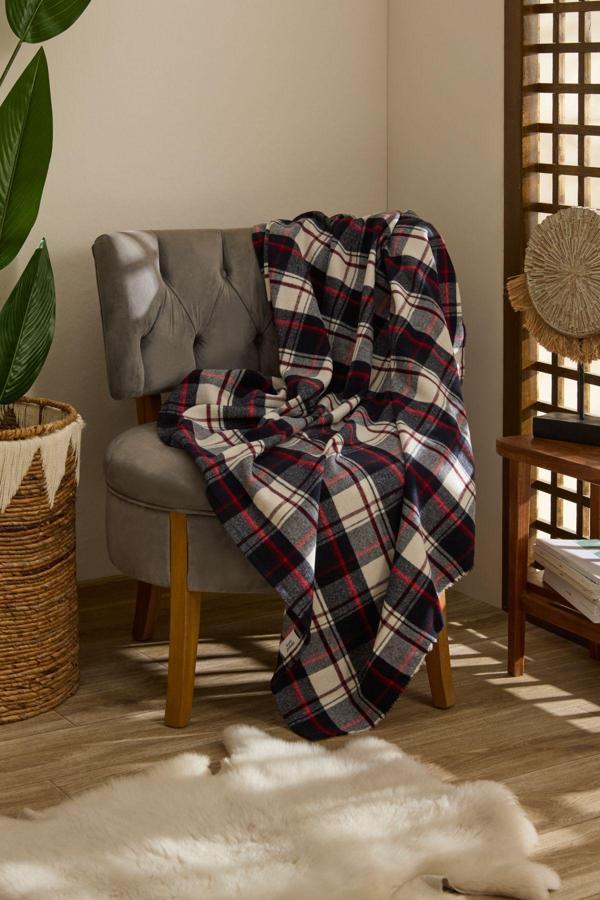 Karaca Home Flanel Throw Tv Battaniyesi Siyah  - Image 1