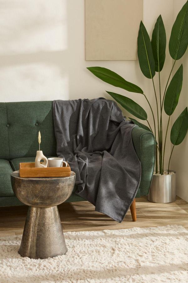 Karaca Home Flanel Throw Tv Battaniyesi Koyu Gri - Image 1