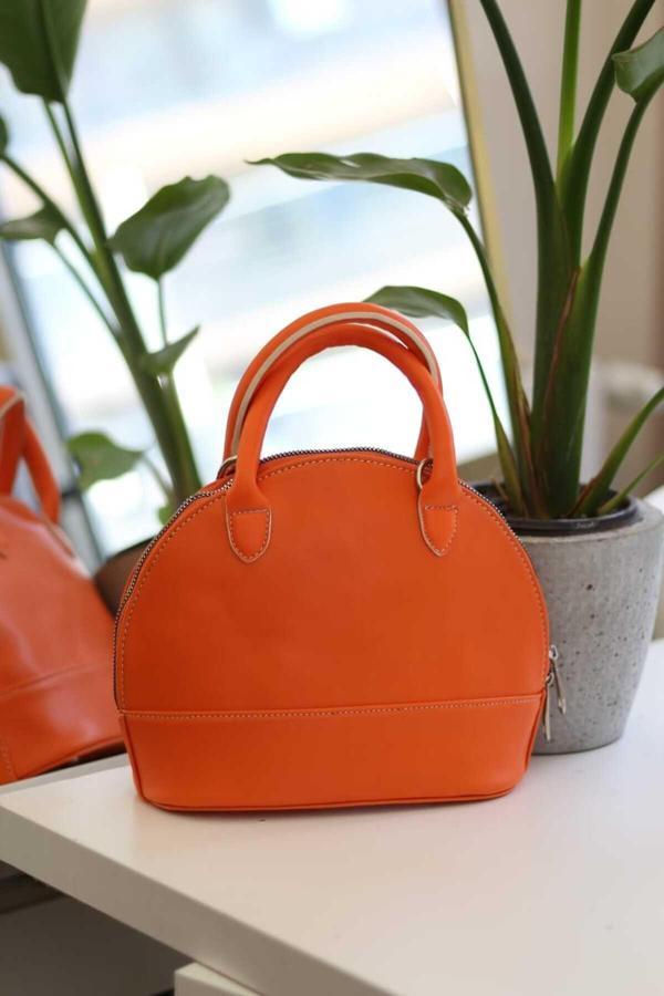 Moom Bag Kadın Turuncu Oval Askılı Kalıp El Omuz Çantası - Image 1