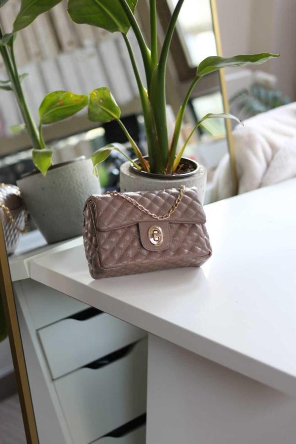 Moom Bag Kadın Vizon Zincirli Kapitone Çanta - Image 1