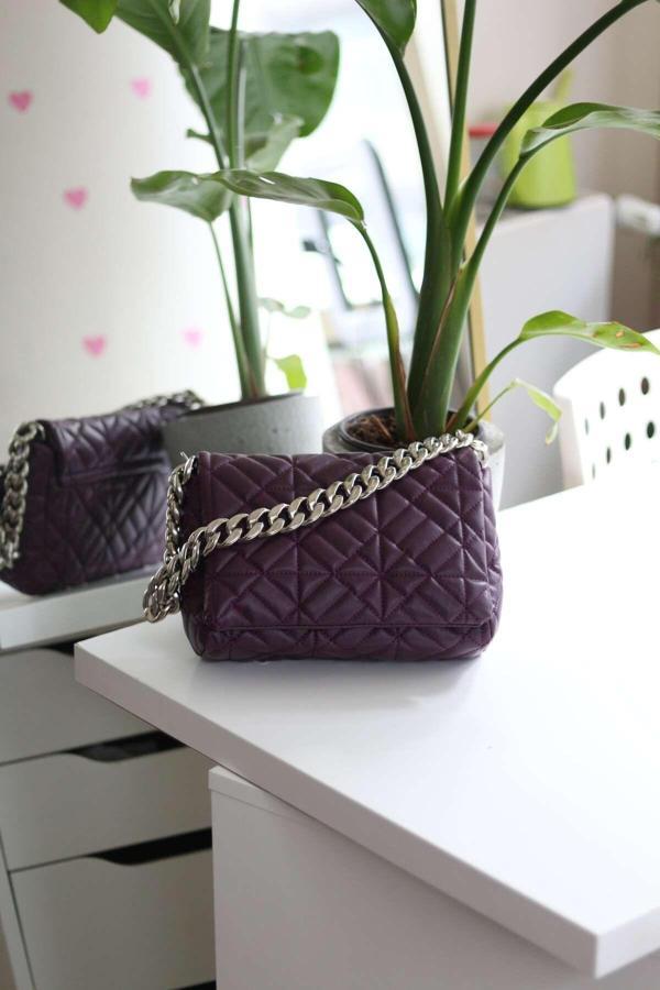 Moom Bag Kadın Mor Kapitone Desenli Silver Zincir Aksesuar Detaylı Omuz Çantası - Image 1