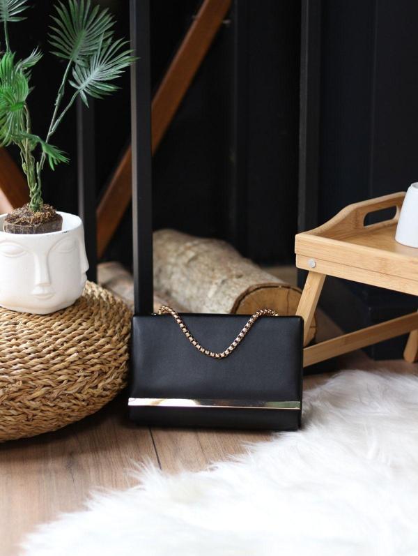 Moom Bag Kadın Siyah Şerit Detaylı Zincirli Omuz Çantası - Image 1