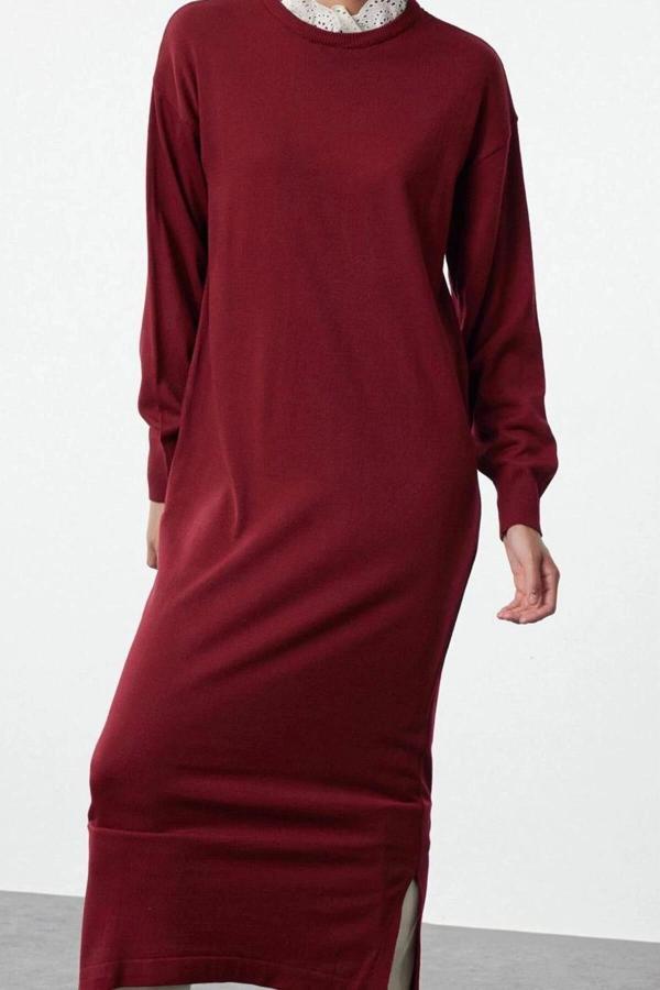 Moda Stil Relaxed Dik Yaka Maxi Boy Tesettür Bordo Brode Yaka Detaylı Triko Elbise - Image 1