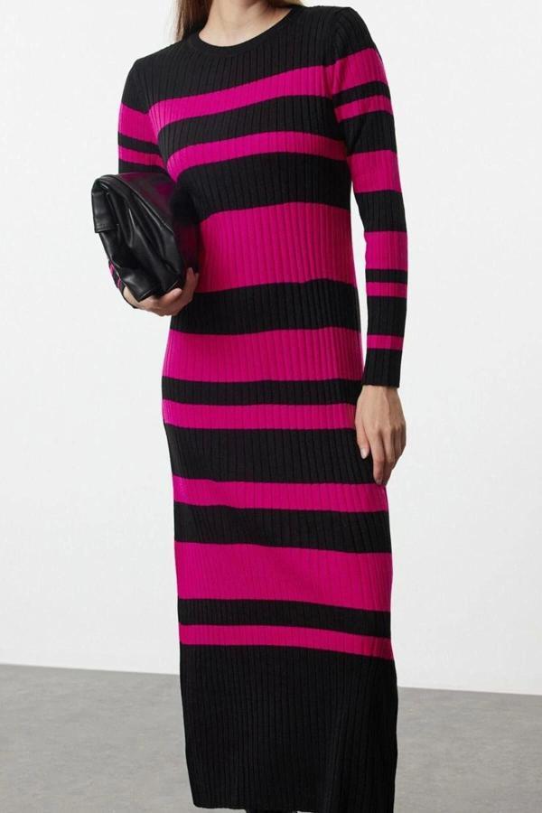 Moda Stil Fitted Bisiklet Yaka Maxi Boy Tesettür Siyah Renk Bloklu Fitilli Örgü Triko Elbise - Image 1
