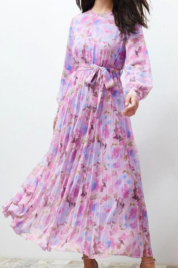 Moda Regular Bisiklet Yaka Maxi Tesettür Çiçekli Kuşak Detaylı Astarlı Piliseli Şifon Dokuma Elbise - Image 1