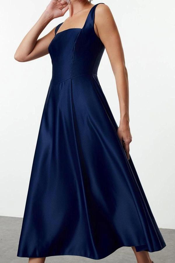 Moda Stil Fitted Kare Yaka Midi Boy Elbise - Image 1