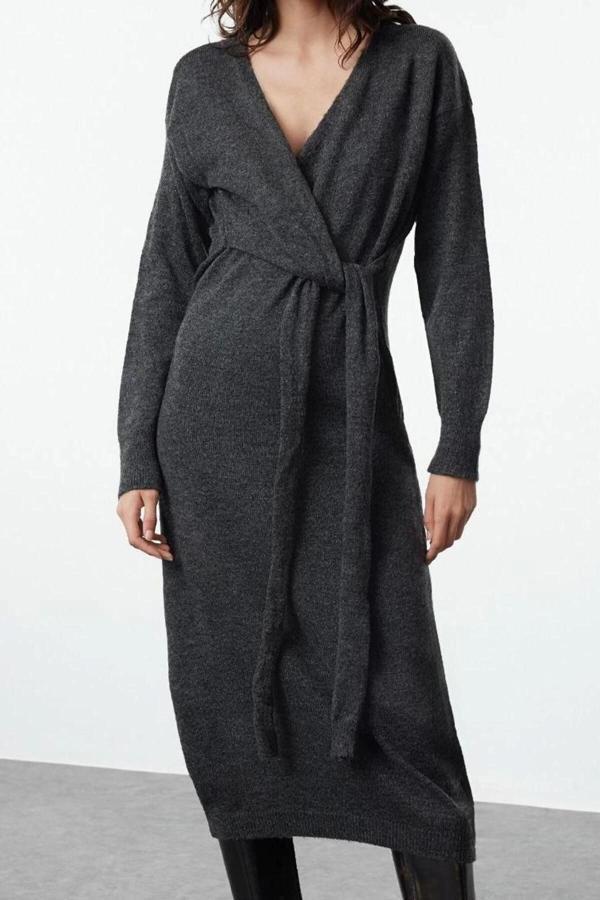 Moda Stil Kruvaze Kruvaze Midi Boy Yumuşak Dokulu Triko Yaka Bağlamalı Elbise - Image 1