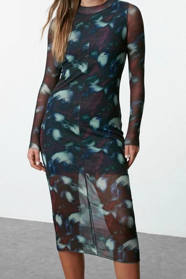 Moda Stil Slim Dik Yaka Midi Boy İndigo Baskılı Tül Astarlı Vücuda Oturan Örme Elbise - Image 1