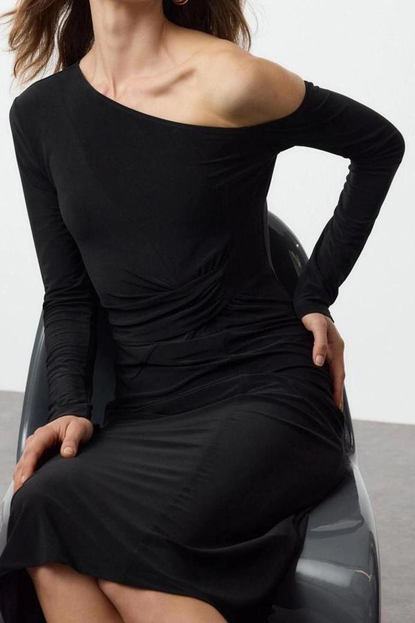 Moda Slim Asimetrik Yaka Maxi Boy Limited Editon Omzu Açık Vücuda Oturan Drapeli Esnek Örme Elbise - Image 1
