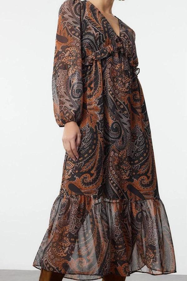 Moda Stil Regular V Yaka Midi Boy Fırfırlı Astarlı Şifon Dokuma Elbise - Image 1