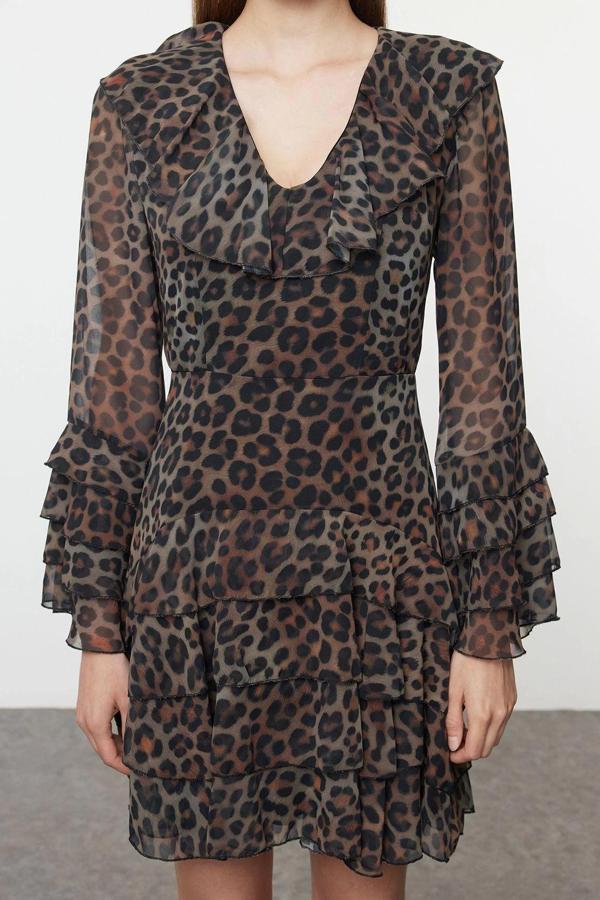 Moda Stil Regular V Yaka Mini Boy Limited Edition Eteği Volanlı Leoparlı Şifon Dokuma Elbise - Image 1