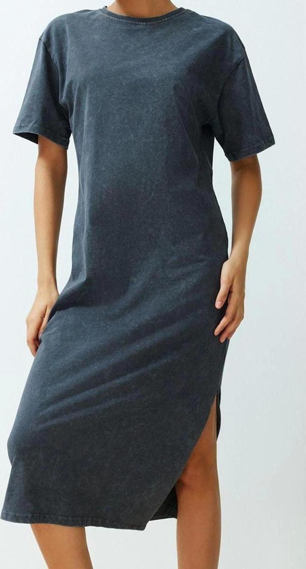 Moda Midi Boy %100 Pamuk Eskitme Efektli Yırtmaçlı Shift Rahat Kesim Örme T-shirt Elbise - Image 1