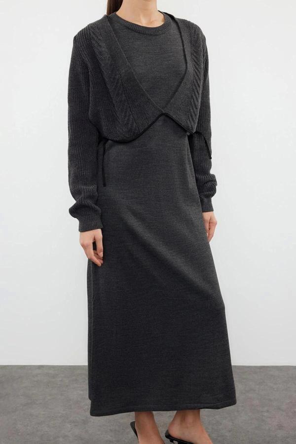 Moda Regular Casual Günlük Tek Plaka Triko V Yaka Uzun Kol Basic Maxi Boy Elbise - Image 1