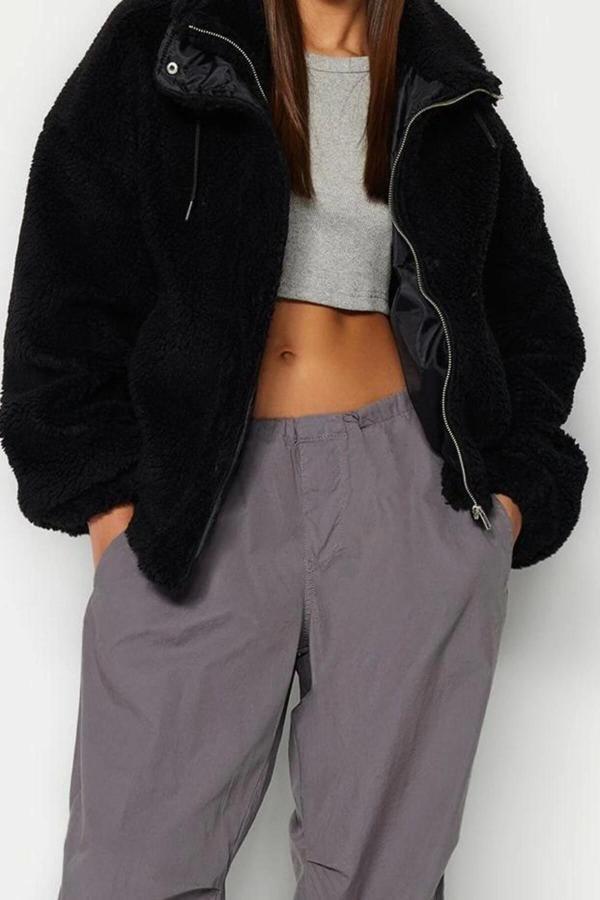 Tasarım Düz Astarlı Yaka Standart Oversize Dik Kadın Oversize Peluş Mont - Image 1