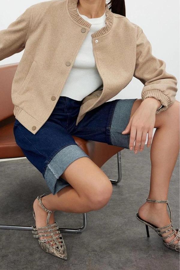 Tasarım Düz Astarlı Yaka Standart Regular Hakim Kadın Kaşe Bomber Ceket Mont - Image 1