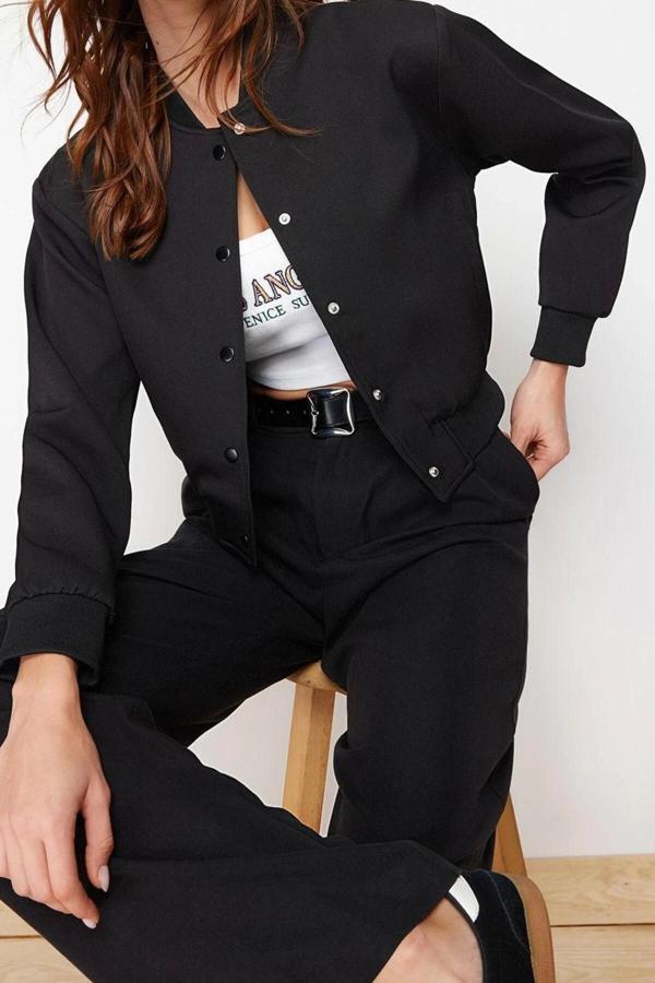 Tasarım Düz Astarlı Yaka Crop Bol Hakim Kadın Oversize Crop İnce Bomber Mont - Image 1