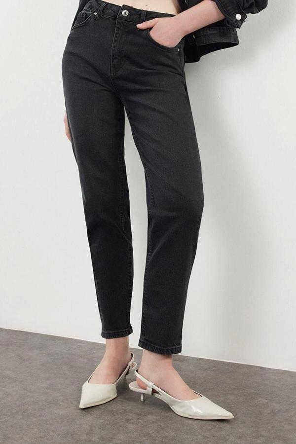 Stil Kadın Moda Denim Kot Pantolon Uzun Boru Paça Normal Bel Slim Mom Jeans - Image 1