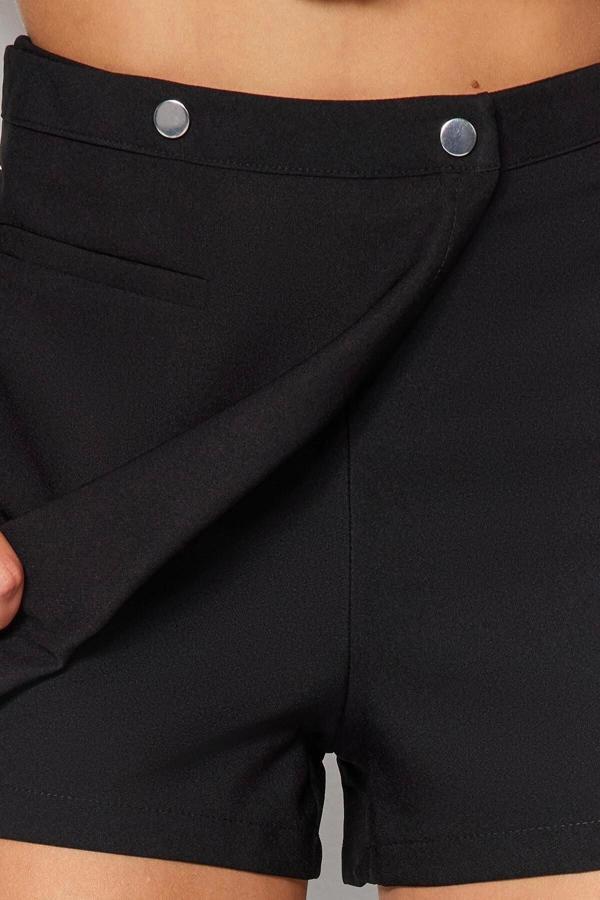 Moda Dokuma Normal Bel Geniş Paça Gündelik Siyah Çıtçıt Detaylı Dokuma Şort Etek - Image 1