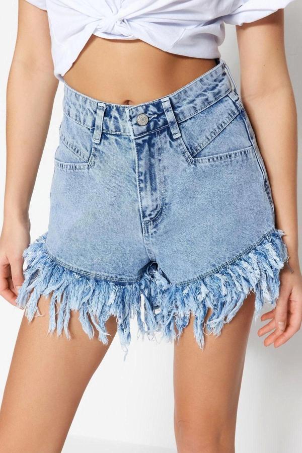 Moda Denim Yüksek Bel Geniş Paça Gündelik Açık Mavi Püsküllü Denim Şort - Image 1