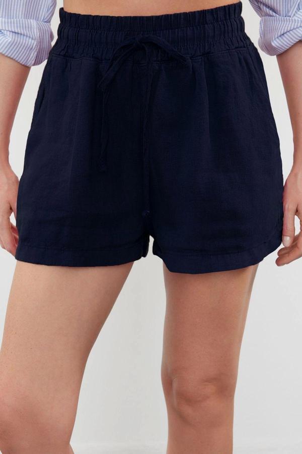 Moda Dokuma Yüksek Bel Geniş Paça Gündelik Kırmızı %100 Keten Beli Lastikli Yüksek Bel Şort - Image 1