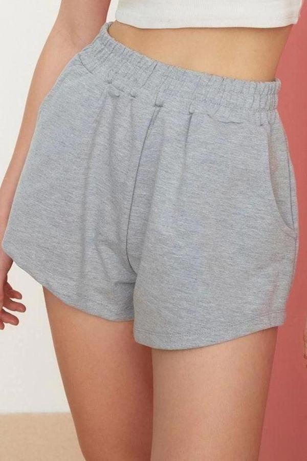 Moda Örme Normal Bel Geniş Paça Gündelik Gri Esnek Şort - Image 1