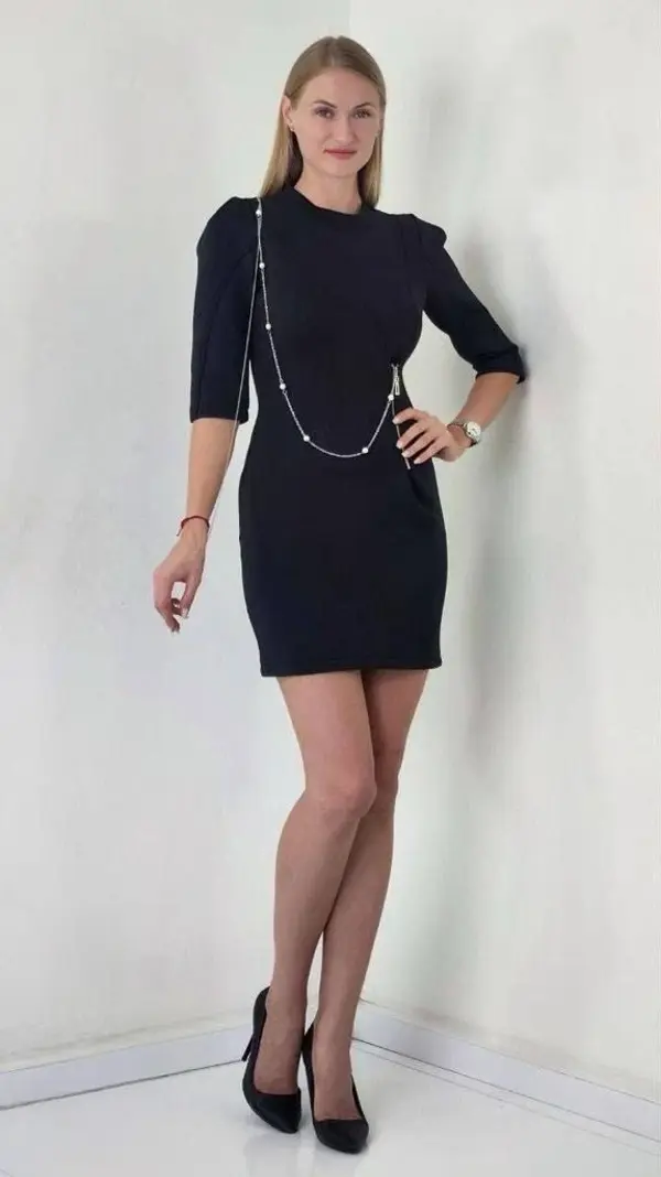 Modatalika Scuba Kumaş Aksesuar Detaylı Mini Tasarım Elbise - Image 1